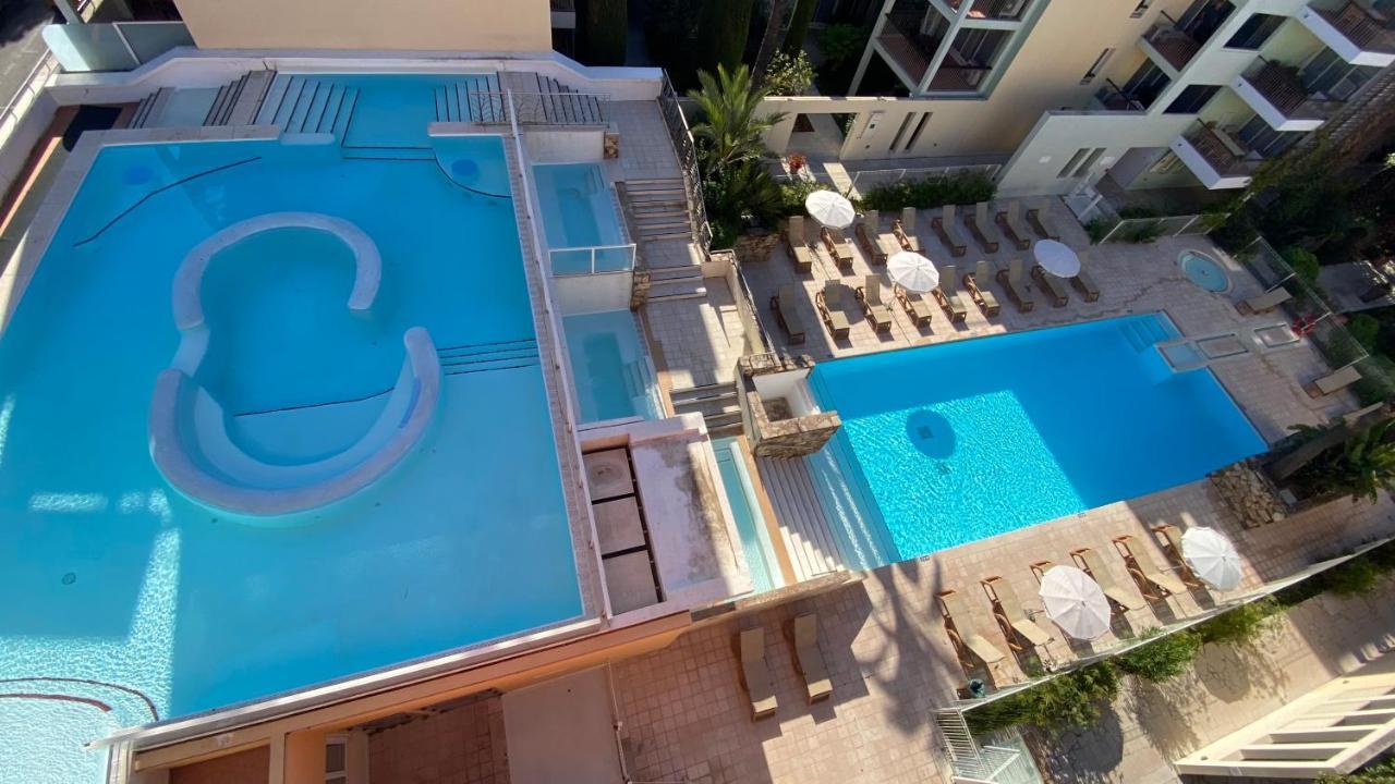 Penthouse Vue Mer Avec Rooftop,Jacuzzi,Et Parking Prive Antibes Exterior photo