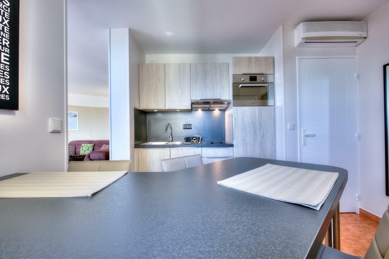 Penthouse Vue Mer Avec Rooftop,Jacuzzi,Et Parking Prive Antibes Exterior photo